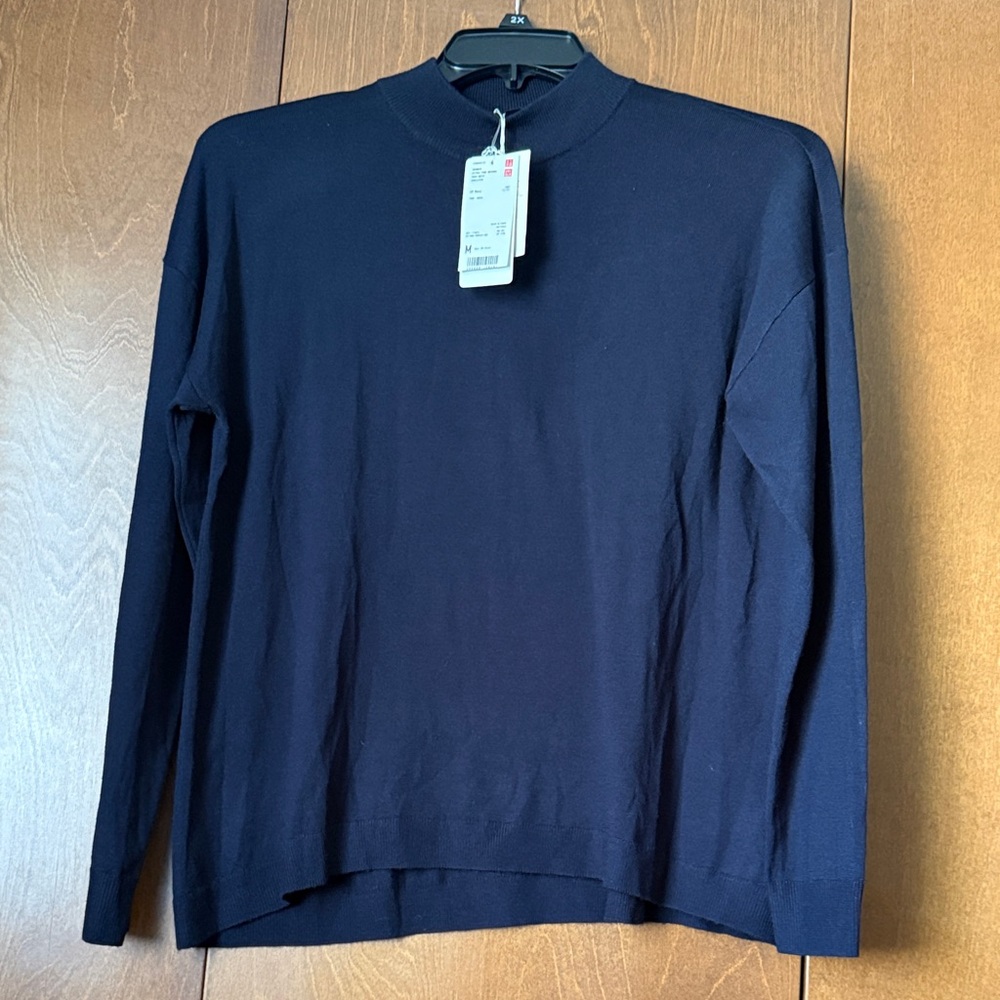 Uniqlo Merino Wool Navy Pullover NWT Sz M Ret $50 Lightweight